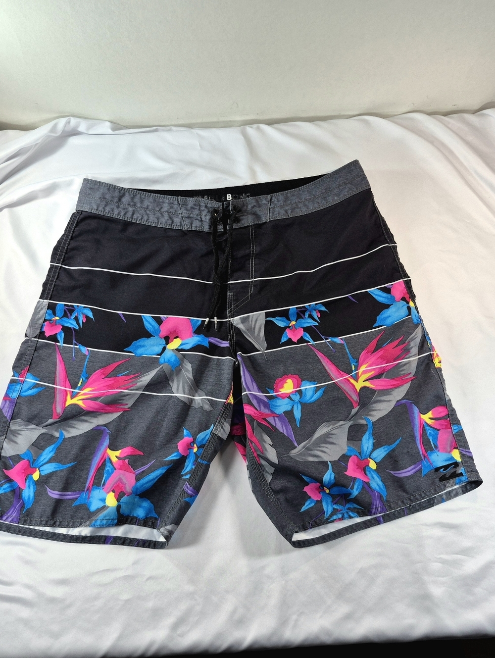 Billabong Men's Sundays OG Floral Boardshorts Black Multi Size 34 Swim Surf - Picture 1 of 11